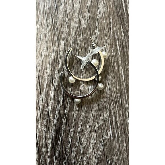 Vintage Majorica Women’s White 3 Pearl Silver Tone Hoop Earrings 1” RARE - Picture 13 of 13